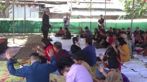 Perijinan tak Kunjung Turun, Puluhan Jemaat Gereja Gelar Ibadah di Luar